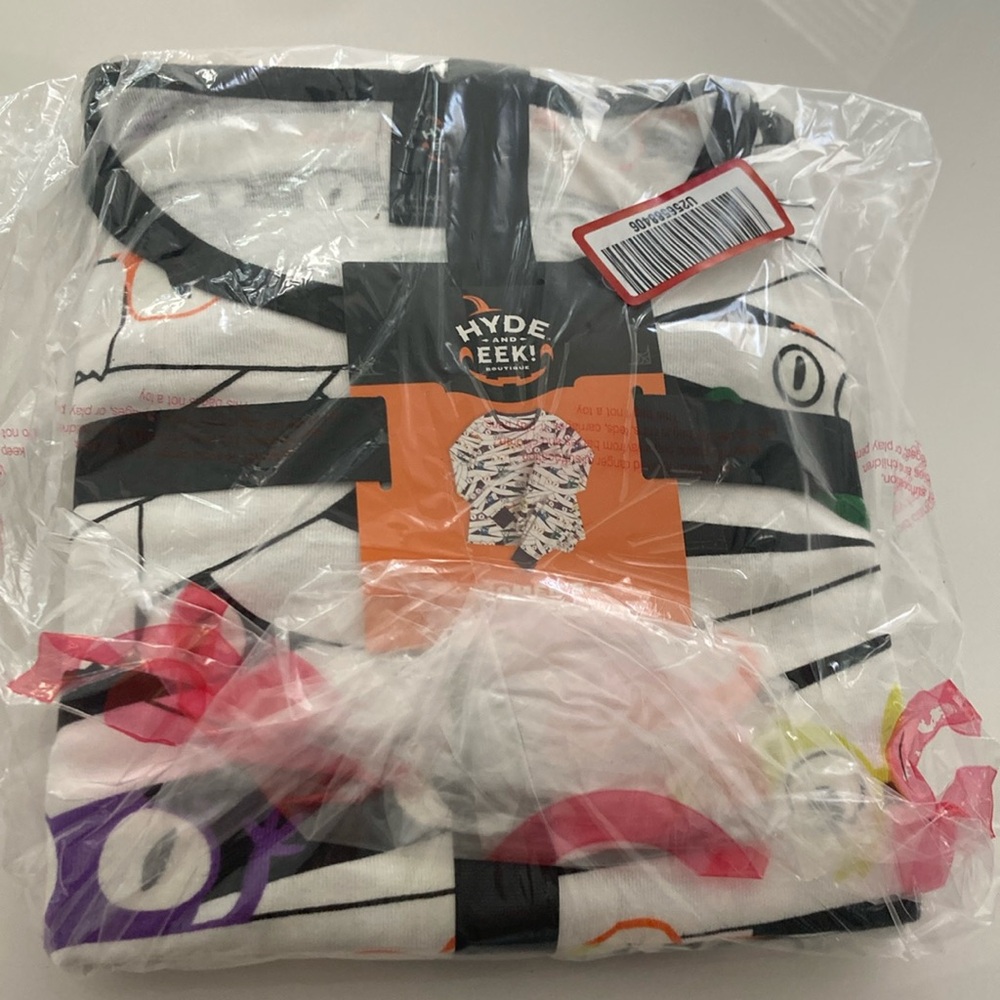 Women’s Hyde and Eek pajama set